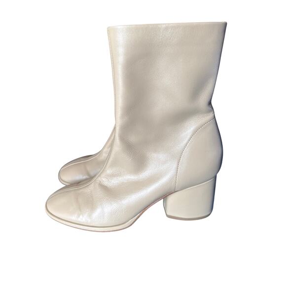 Aeyde Ayla Round-Toe Boots - Picture 4 of 11